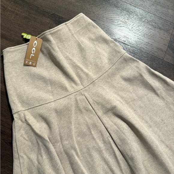 NWT $75 FuzzLuxe
Cashmere-like Flared Maxi Skirt Sz XS - Picture 6 of 10